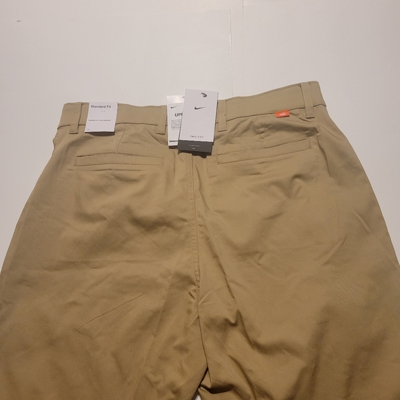 Nike Dri-FIT UV Men's 10.5" Golf Chino Shorts - Picture 14 of 16